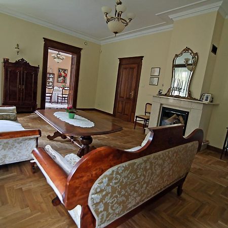 Dwor Bieland Bed & Breakfast Elblag Exterior photo