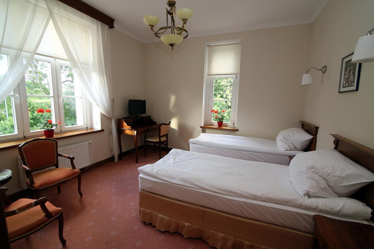 Dwor Bieland Bed & Breakfast Elblag Exterior photo