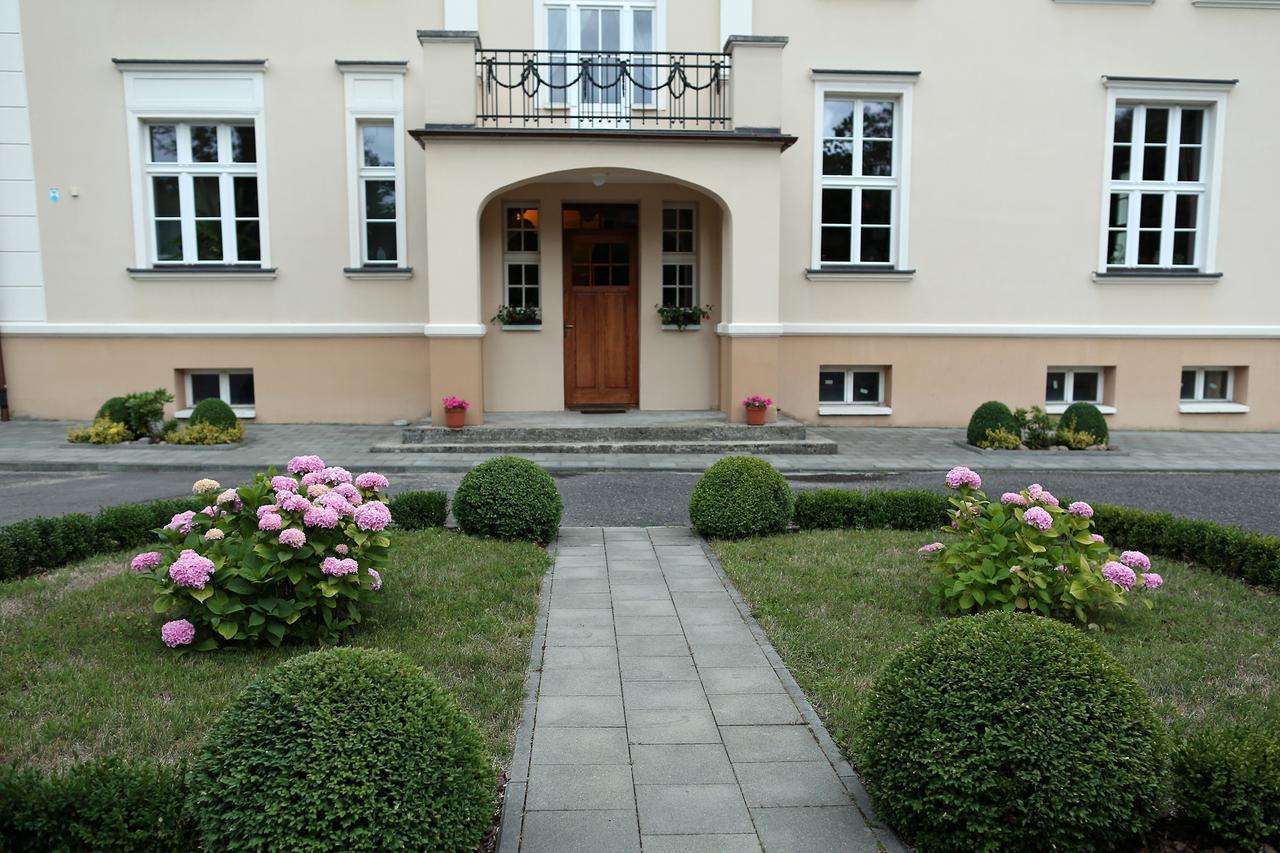 Dwor Bieland Bed & Breakfast Elblag Exterior photo