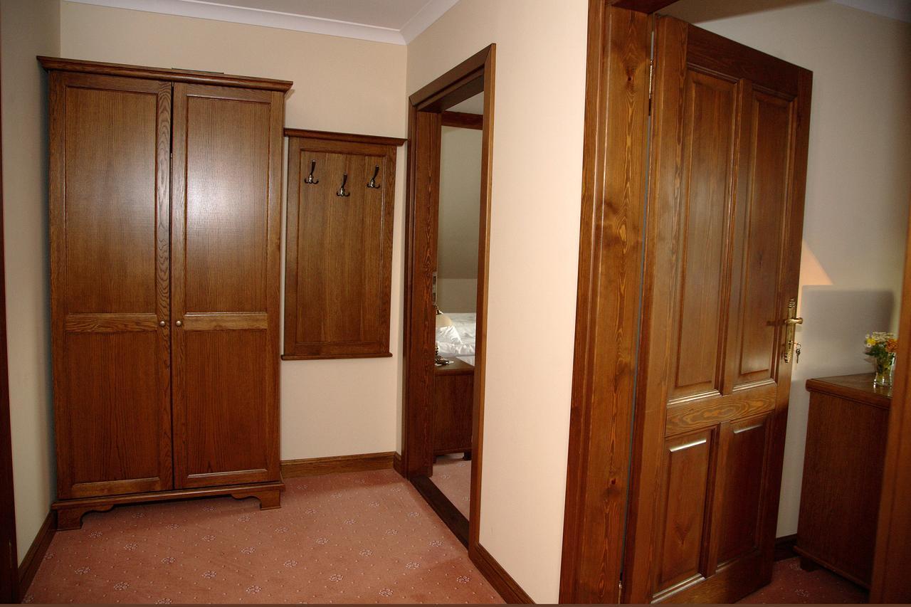 Dwor Bieland Bed & Breakfast Elblag Exterior photo
